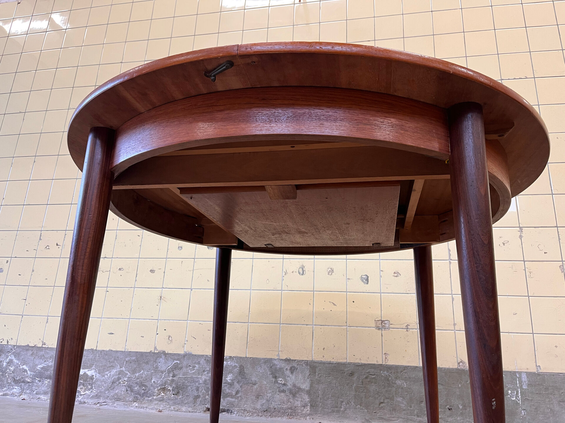 Table à manger ronde extensible en teck vintage