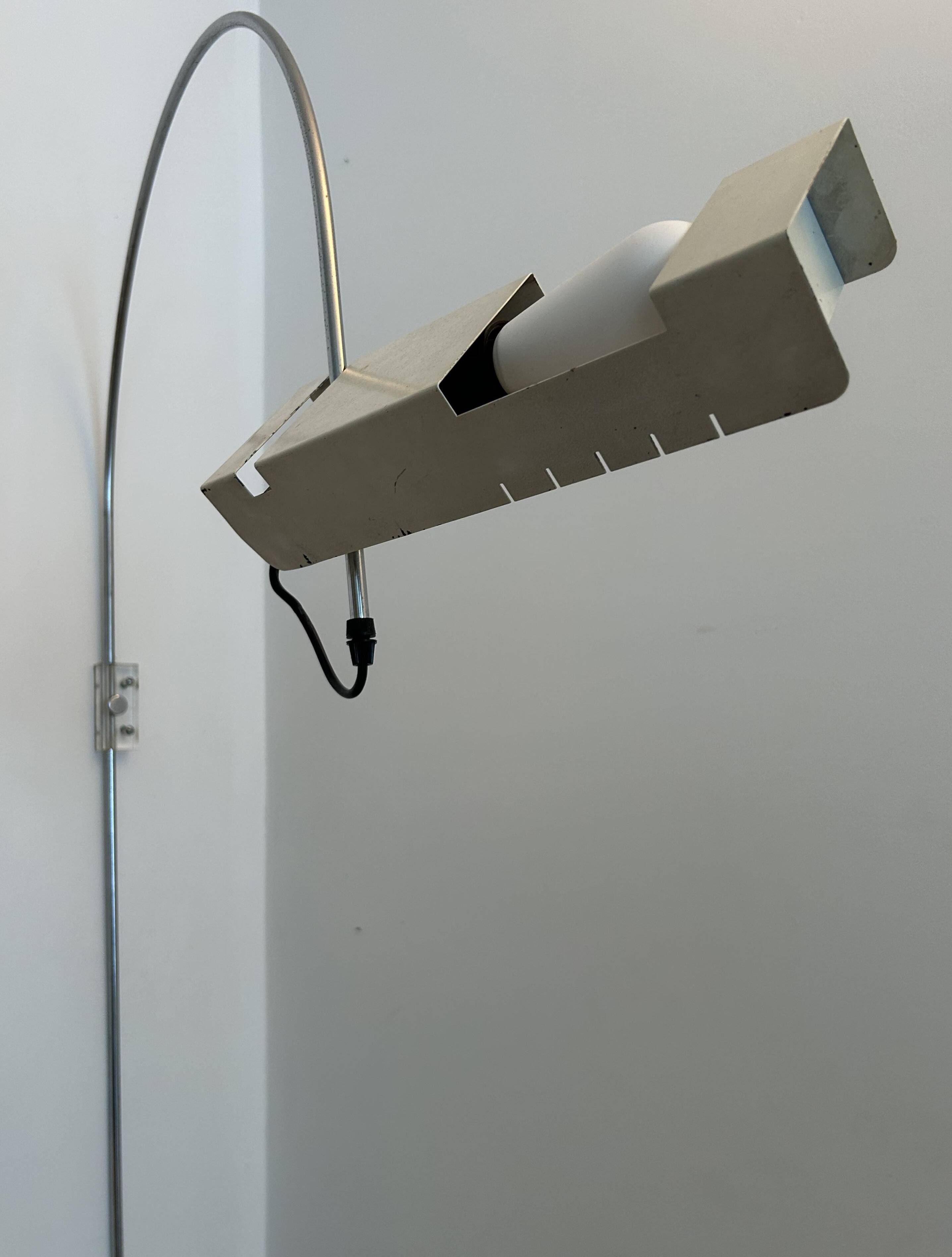 Vintage adjustable wall light, chrome and white lacquered metal, Italy 1970