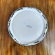 Chinese porcelain pot cover with its base