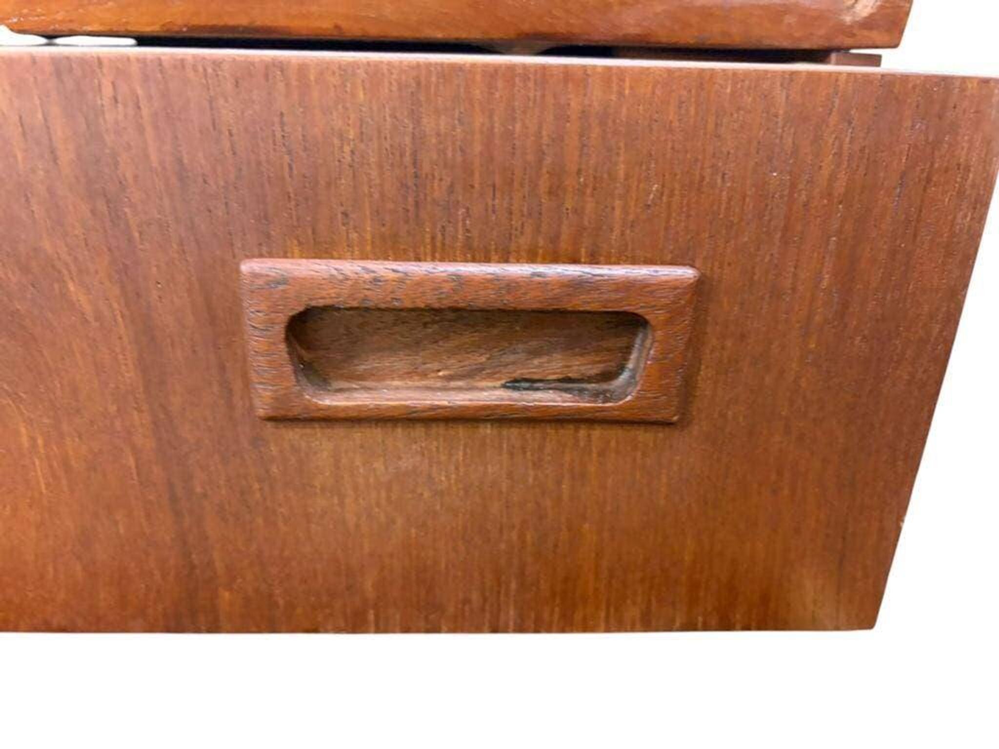 Vintage teak chest of drawers / mid-century wardrobe