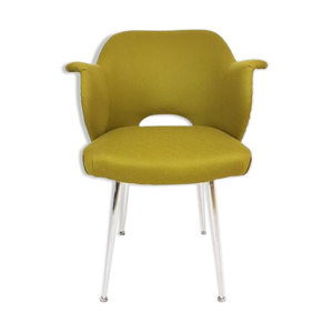 Chaise chrome et tissu vert
