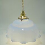 Blue opaline suspension