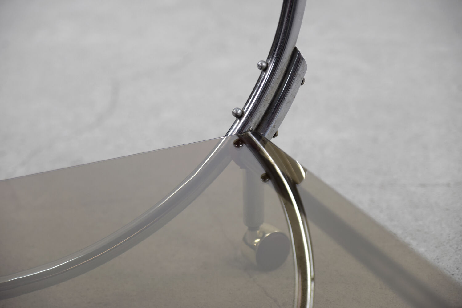 Vintage art déco chrome and glass round bar cart, 1930s