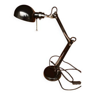 Articulated desk lamp