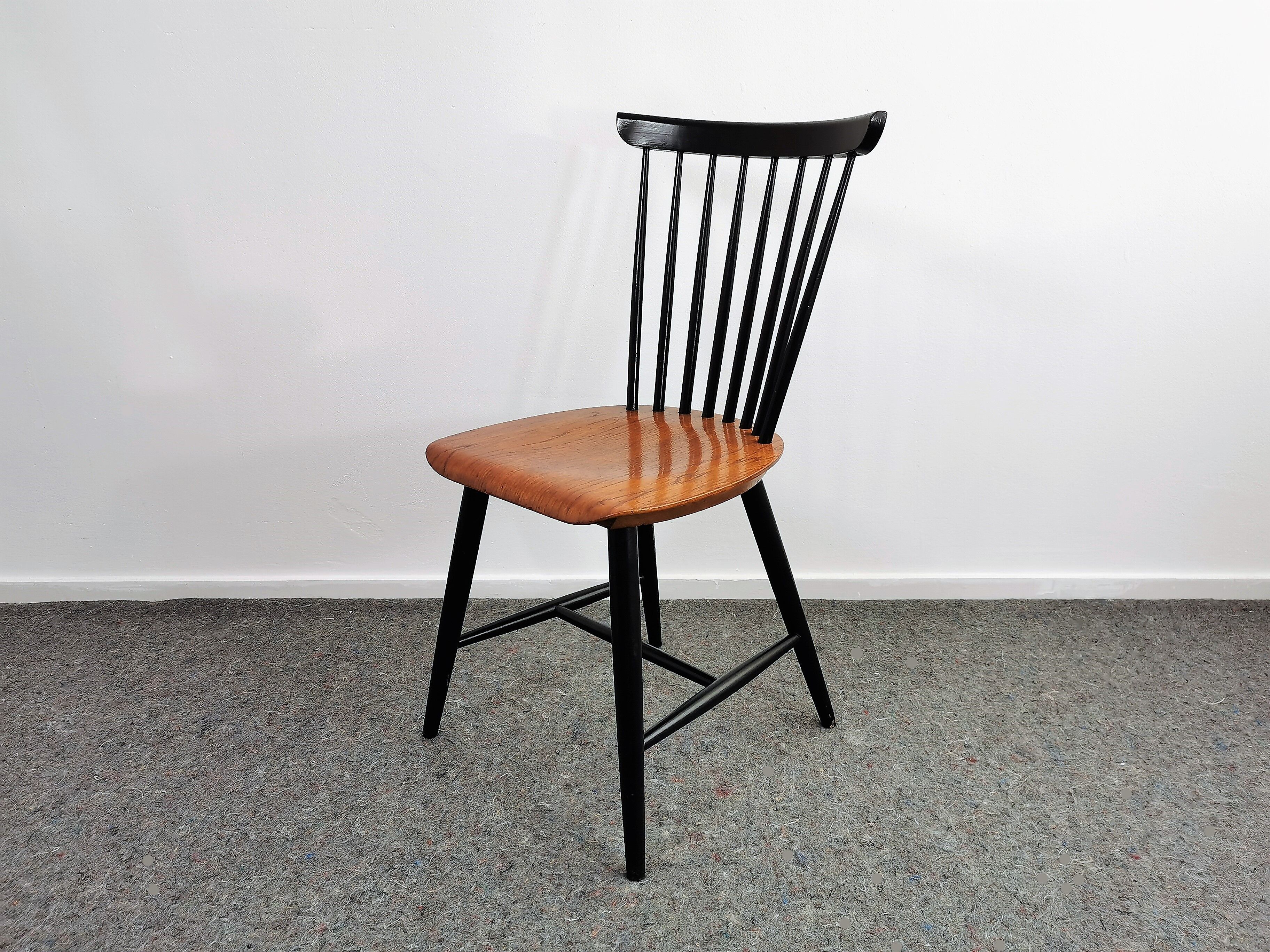 Chair by Ilmari Tapiovaara