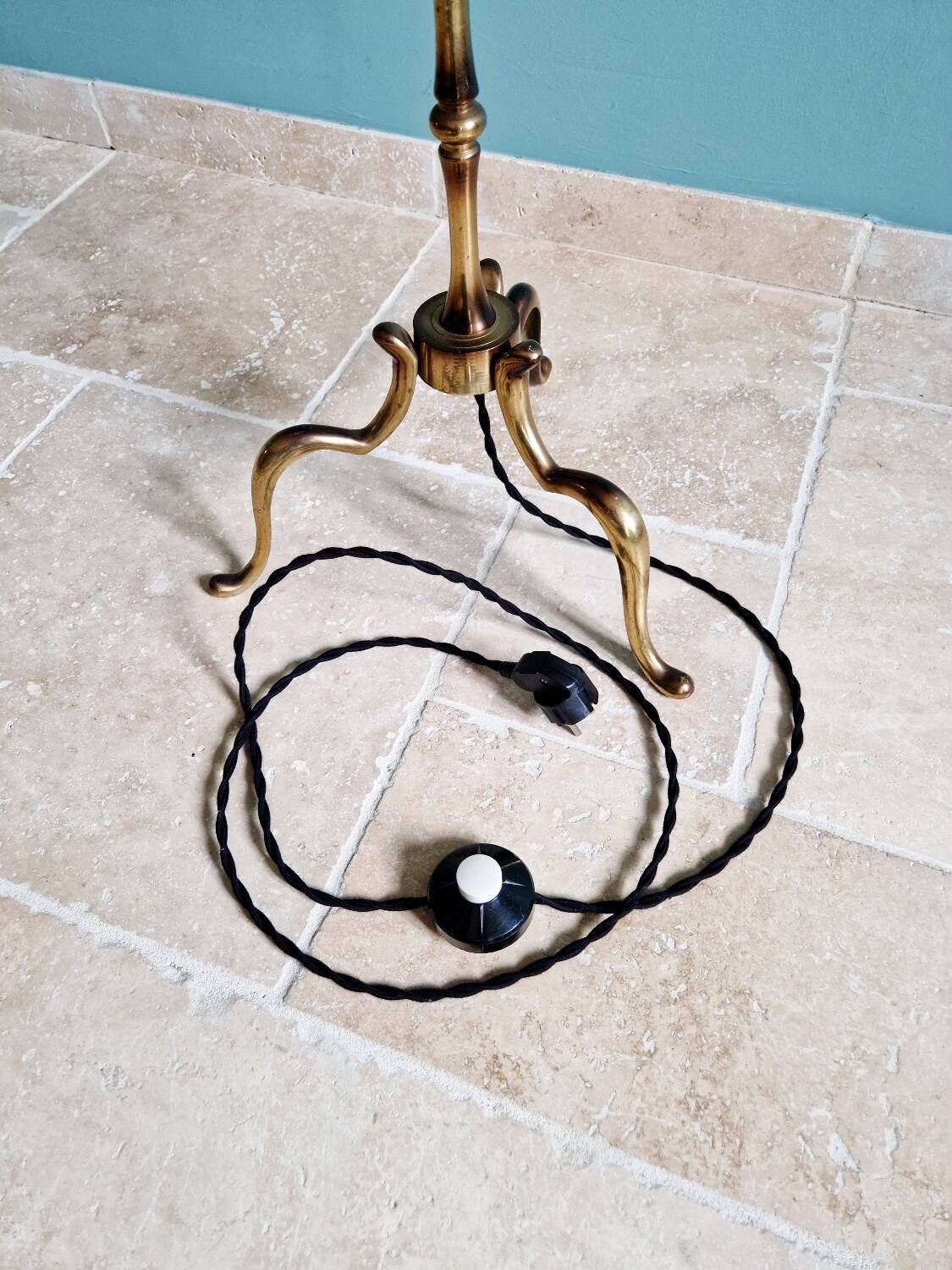 Brass floor lamp with rattan shade, 1950s-60s.