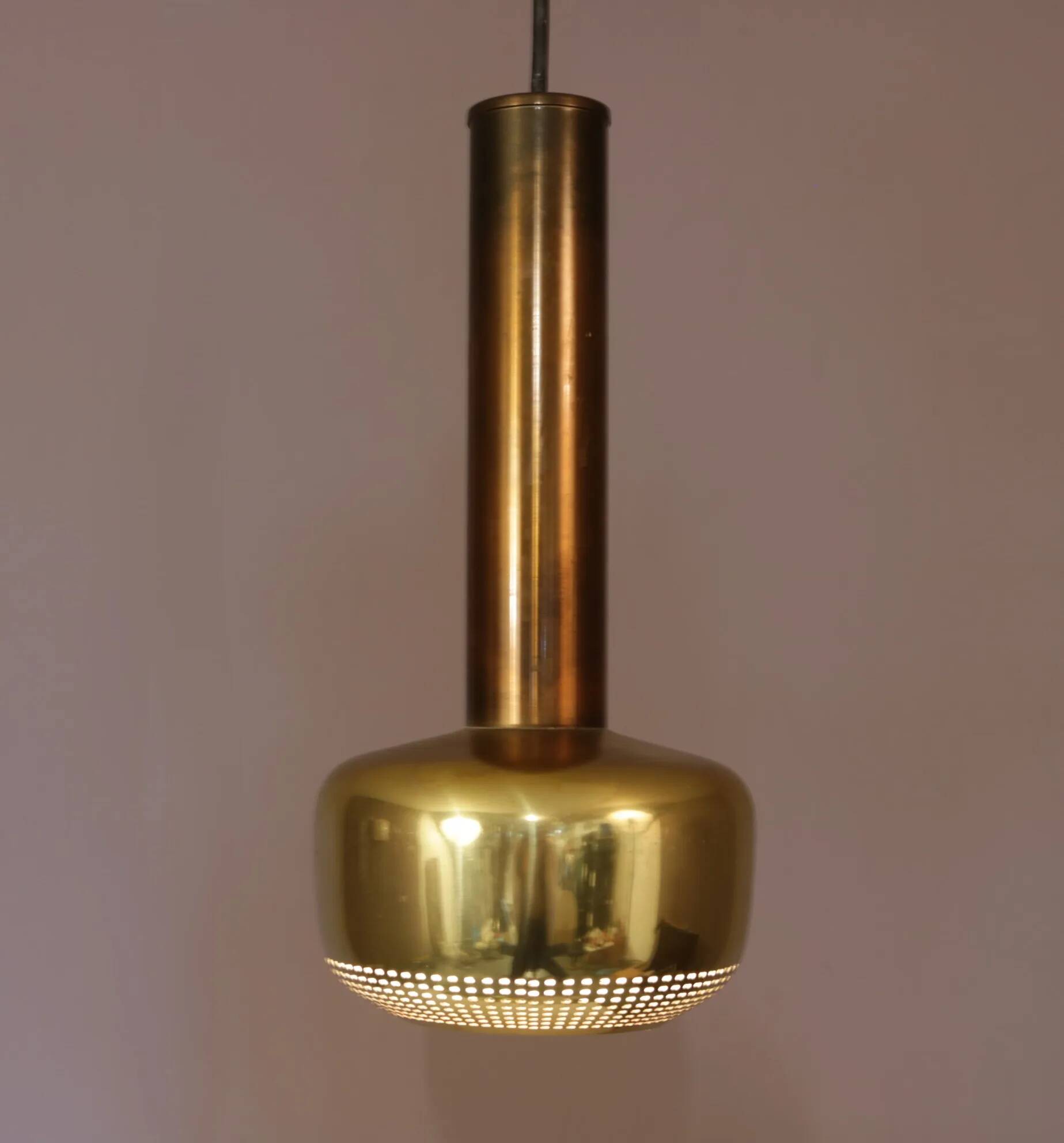 1950s VL56 lamp in brass / Vilhelm Lauritzen / Louis Poulsen, Denmark