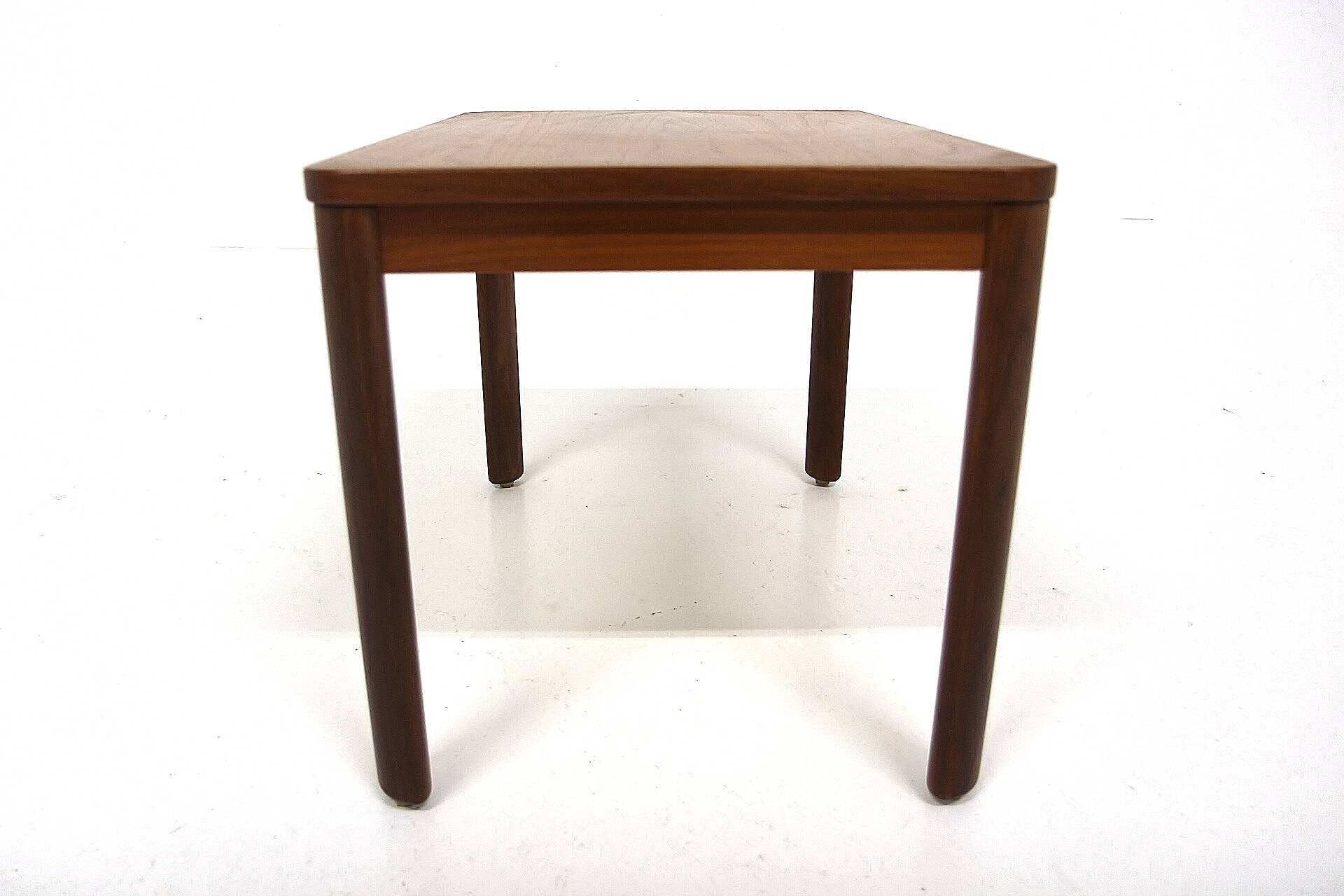 Table d'appoint scandinave en noyer, Suède, 1950