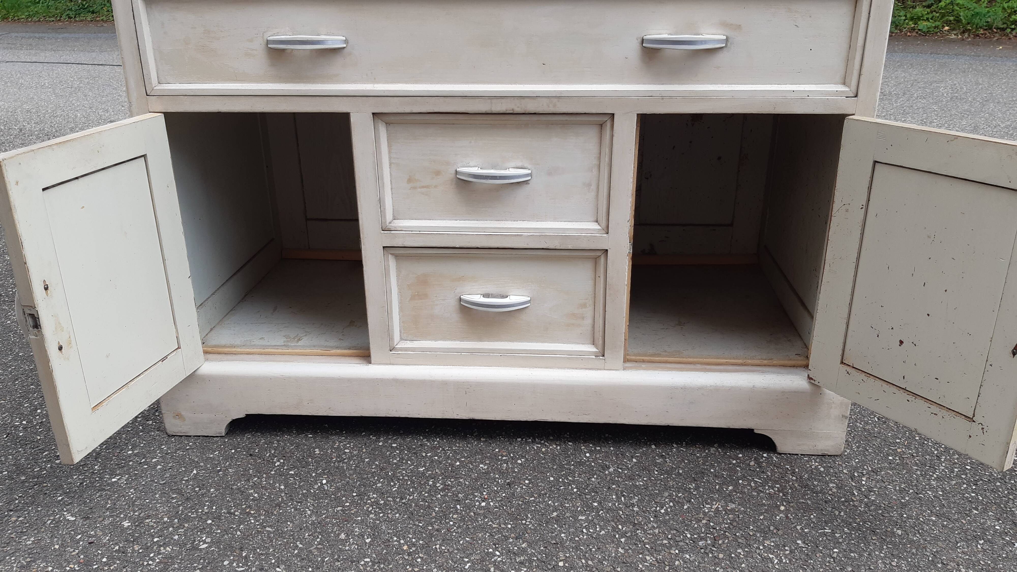 Commercial furniture with drawers