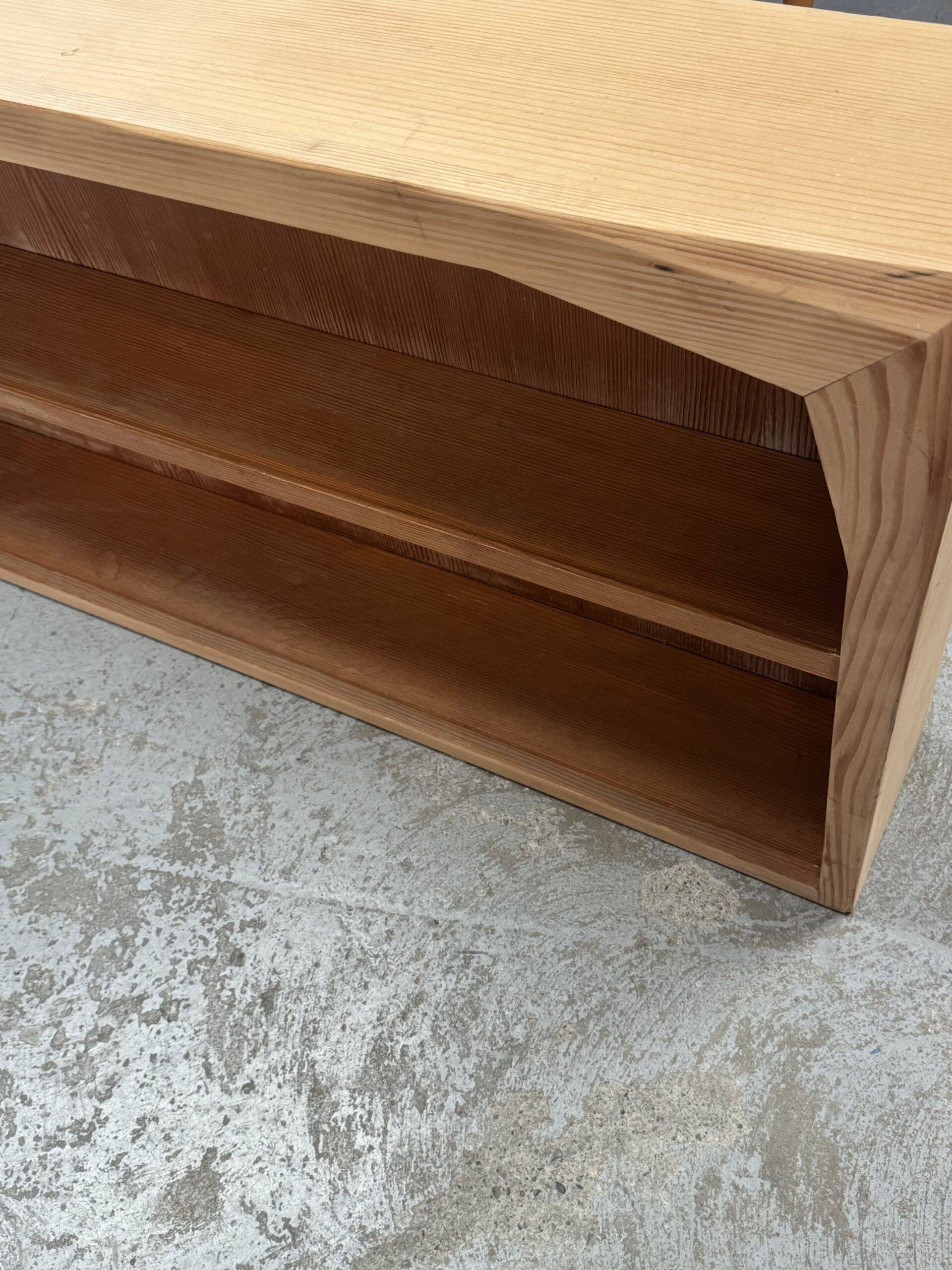 Étagère en bois