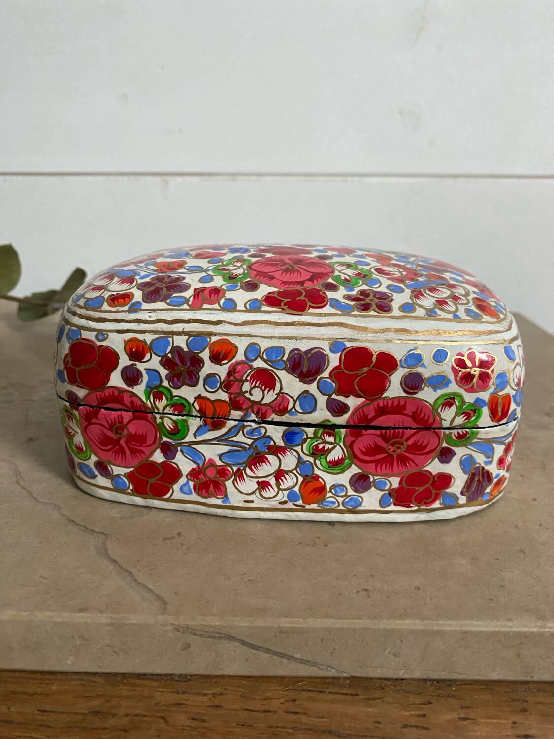 Old lacquered papier-mâché jewelry box