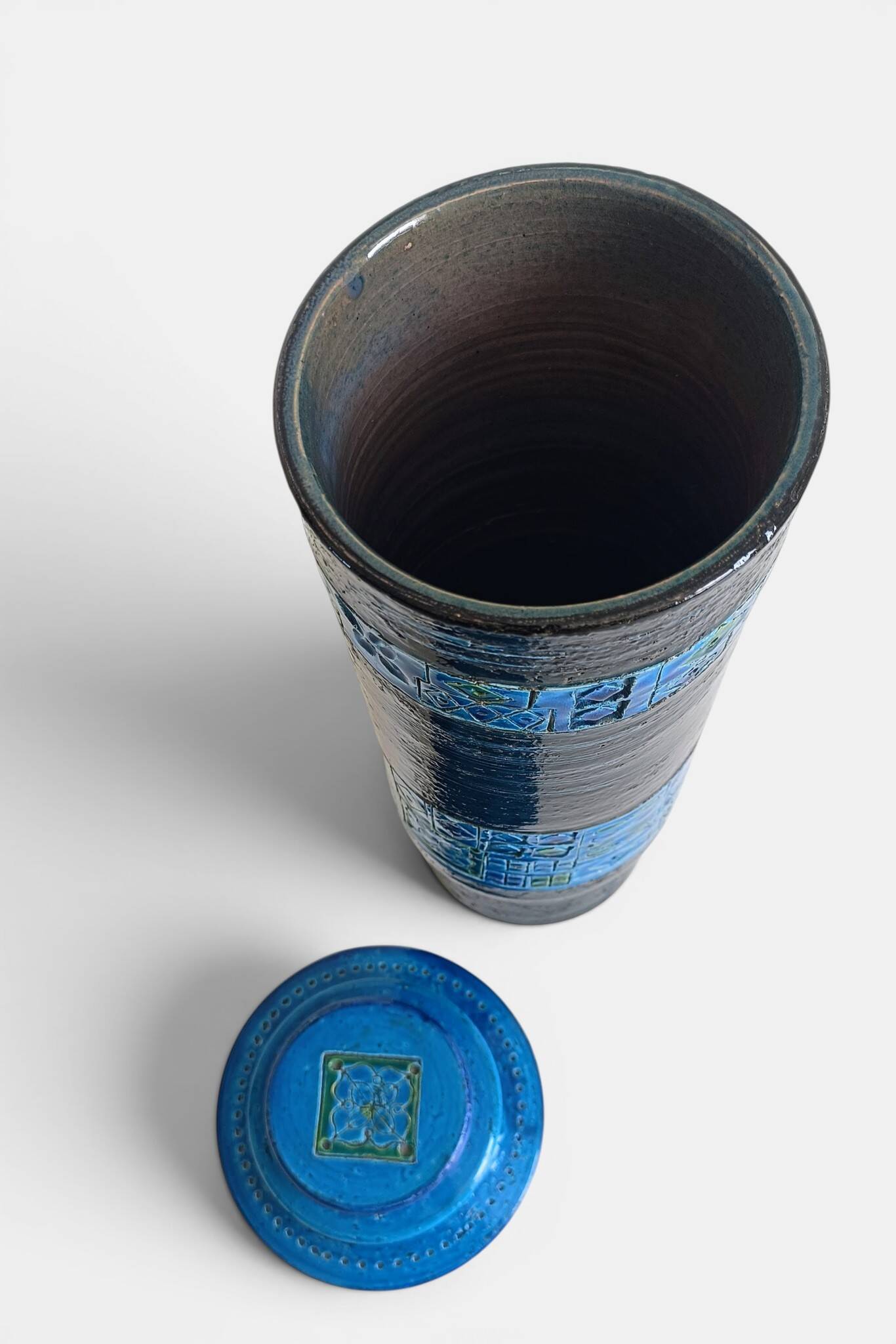 Vase XL à couvercle en chamotte Bitossi par Aldo Londi , fait à la main en Italie, vers 1960