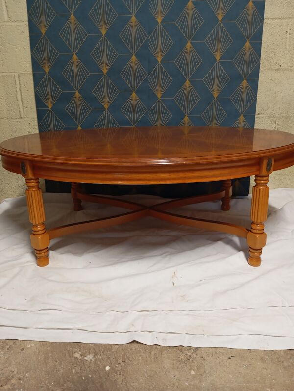Table basse ovale en bois massif – Style classique élégant