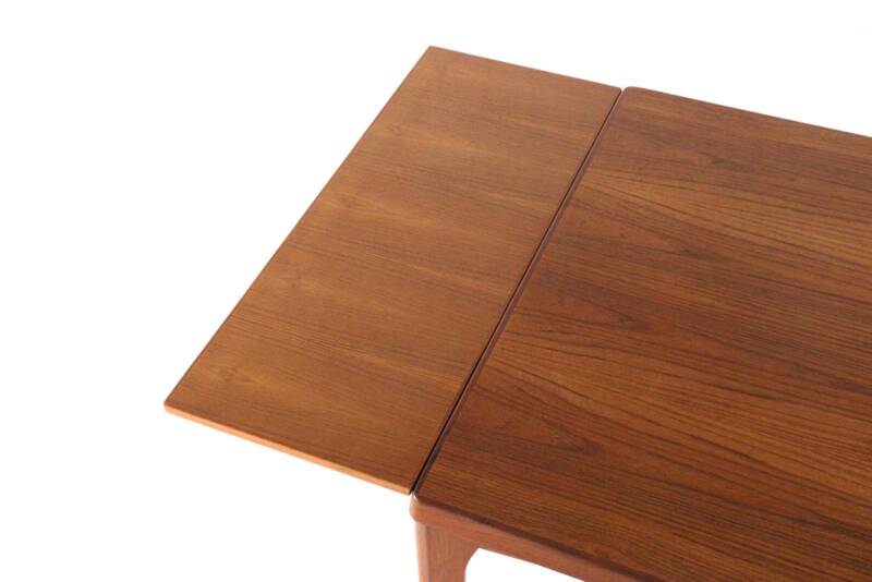 Henning Kjaernulf pour la table à manger carrée extensible Vejle - design danois
