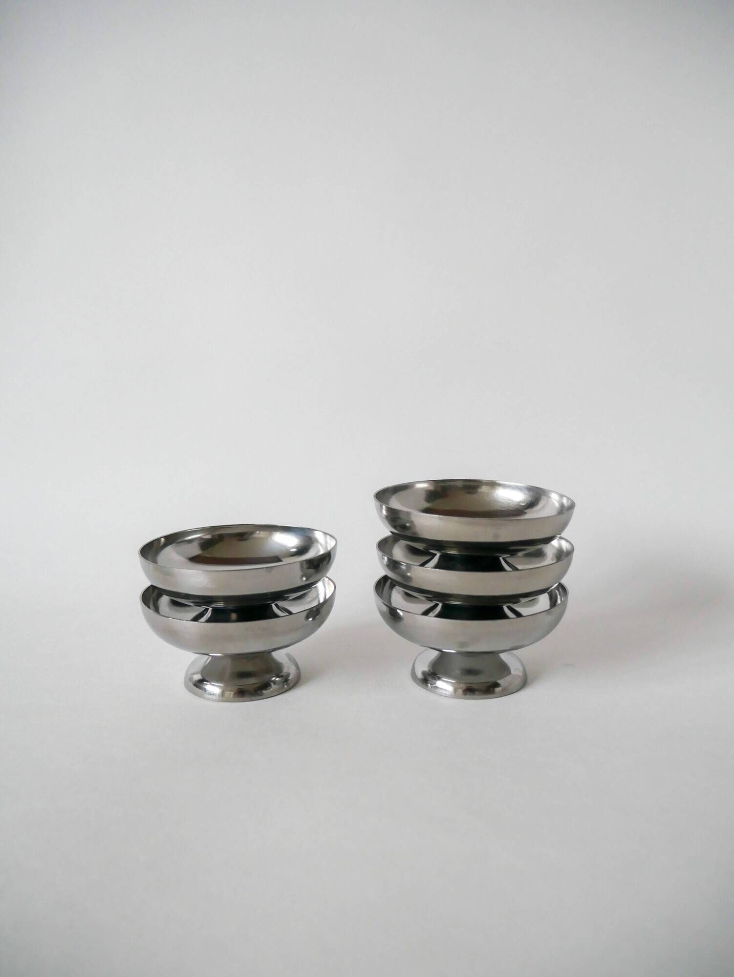 set of 5 small designer stainless steel bowls 1970 9 x 4 cm