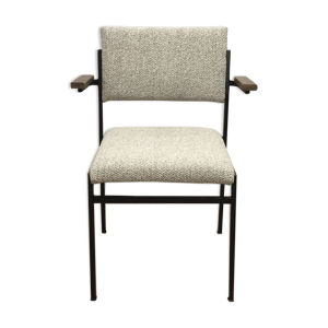 chaise avec accoudoirs