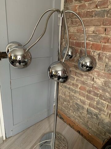 5-arm articulated design lamppost