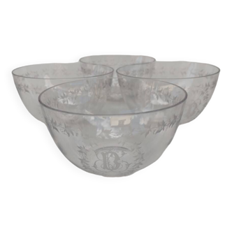 4 crystal bowls decorated with vine leaves, monogrammed D, circa 1900.