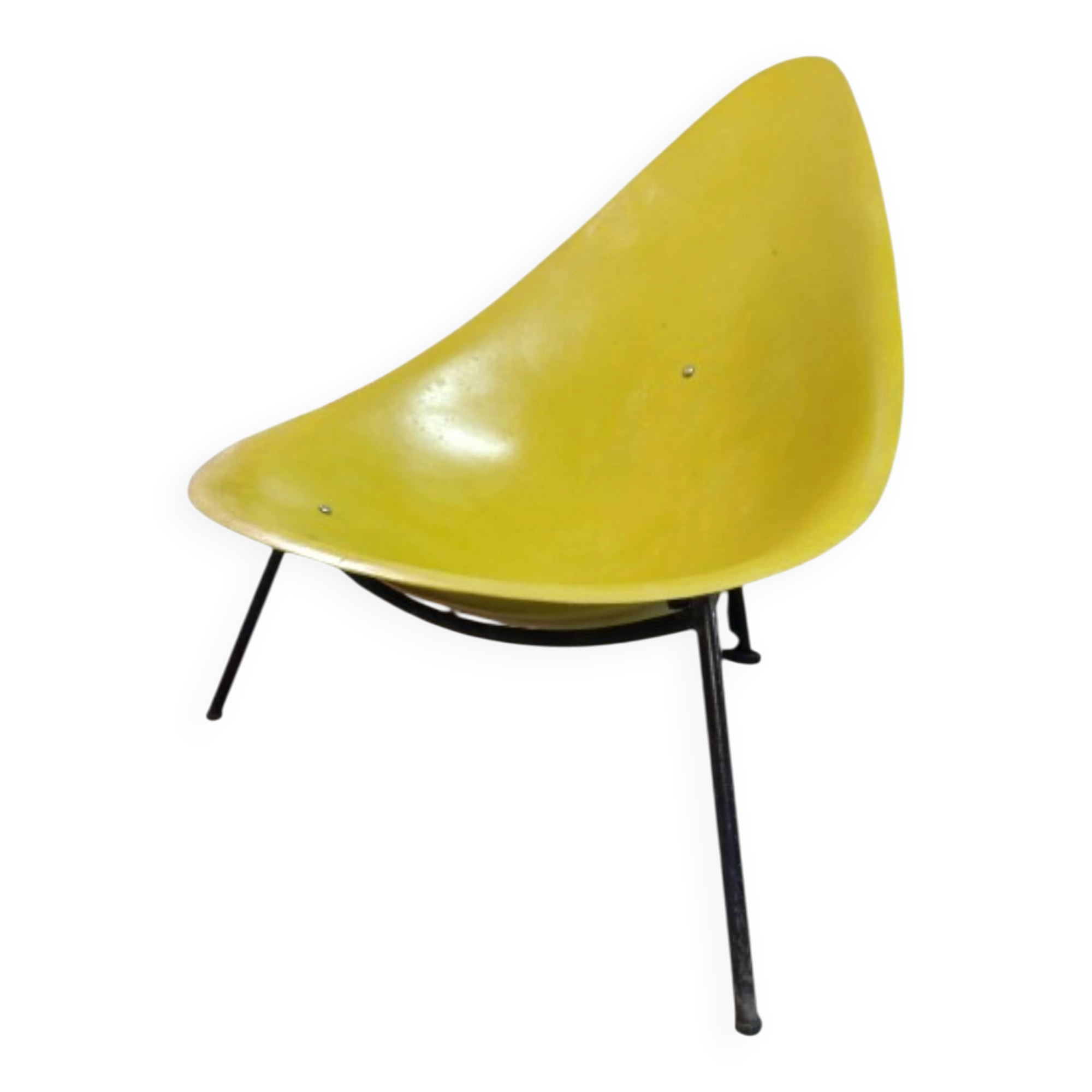Fauteuil  à piétement tripode en acier laqué. Édité par Merat en 1956.