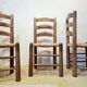 Chaises brutalistes en bois et paille de George Robert