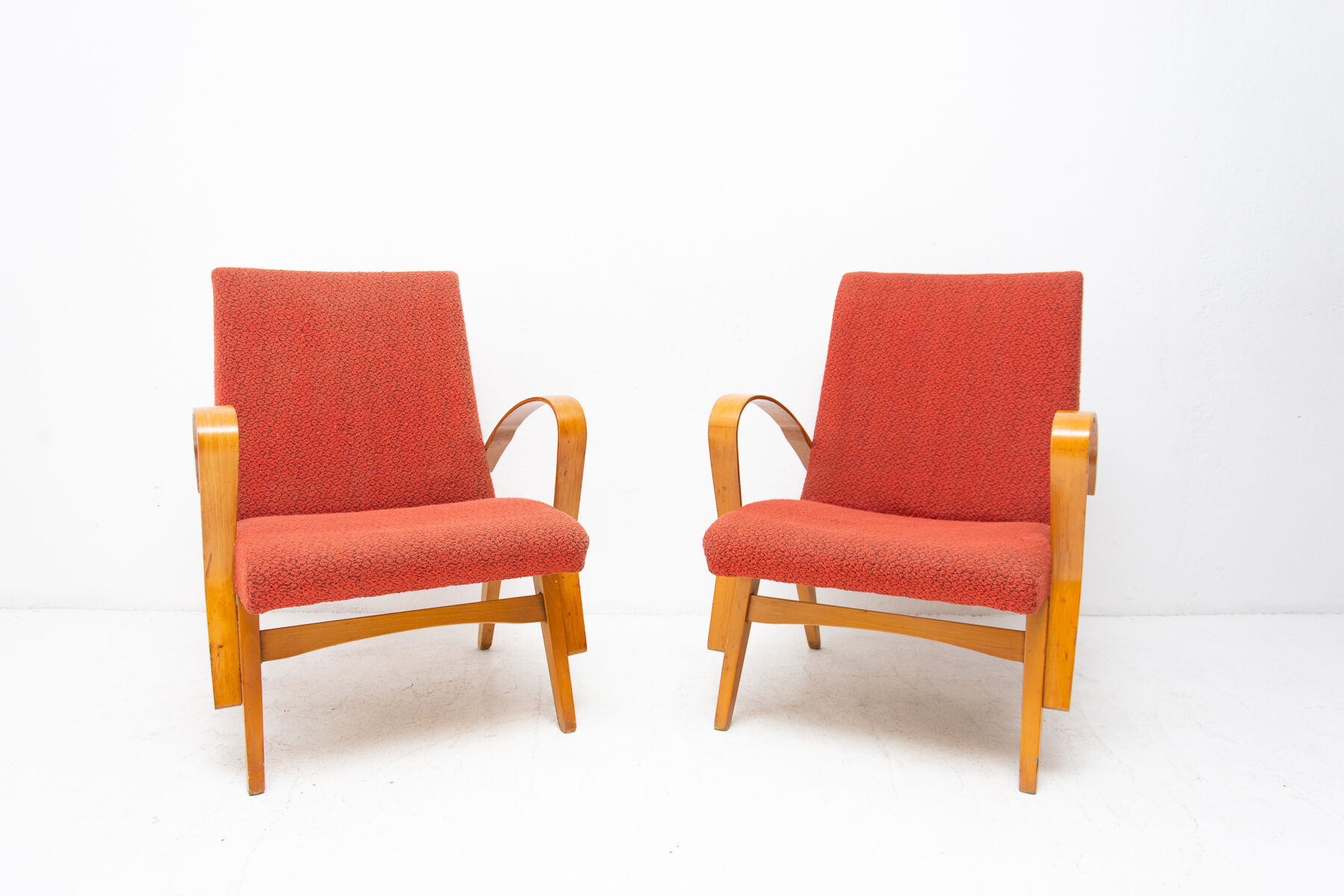 Fauteuils en bois František Jirák pour Tatra nábytok, 1960