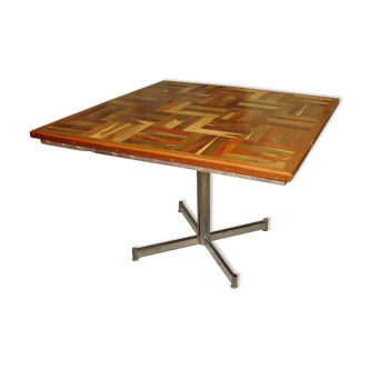 Table carré en mosaique de bois massif et pied chromé vers 1970