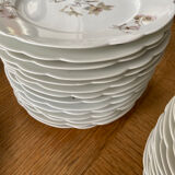 Porcelain crockery service