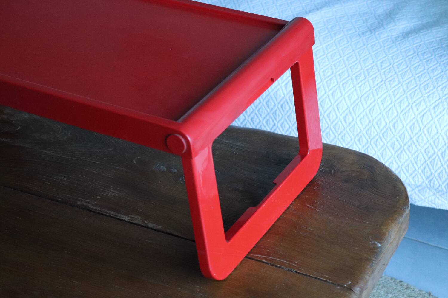 Folding tray Guzzini red – design Luigi Massoni – Italy, 1970s
