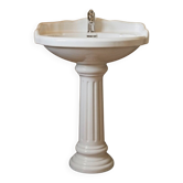 White ceramic pedestal sink – Art Deco / Neo-C style