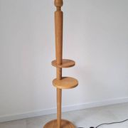 Lampadaire vintage en chêne massif à tablettes, années 1960