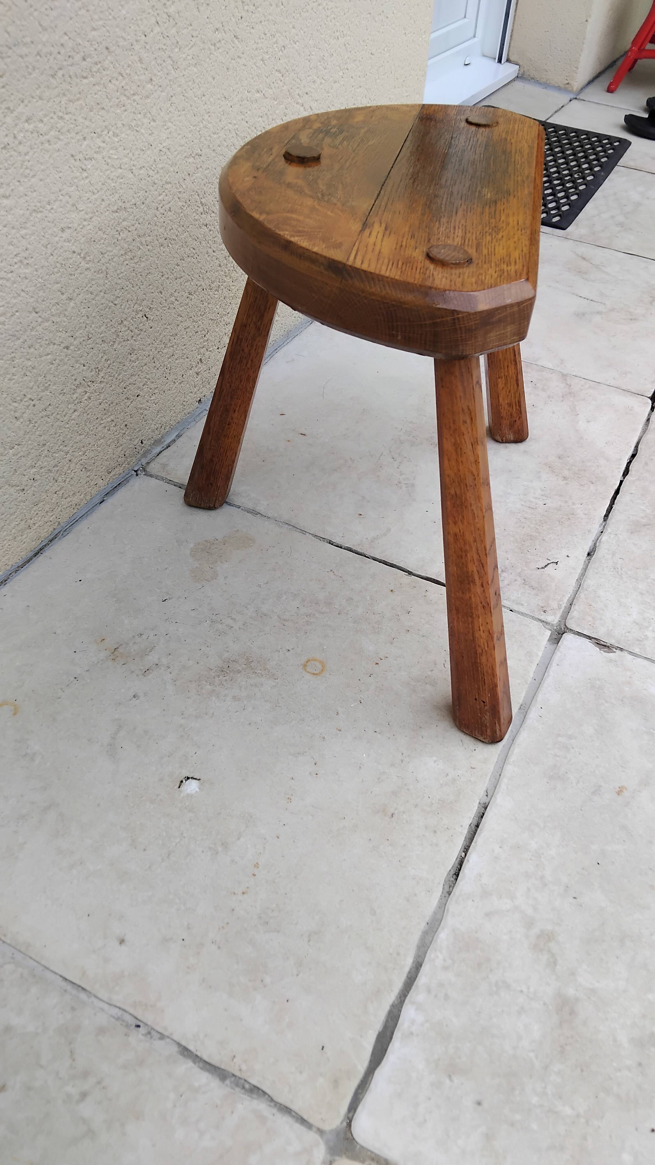 Tabouret tripode vintage en bois