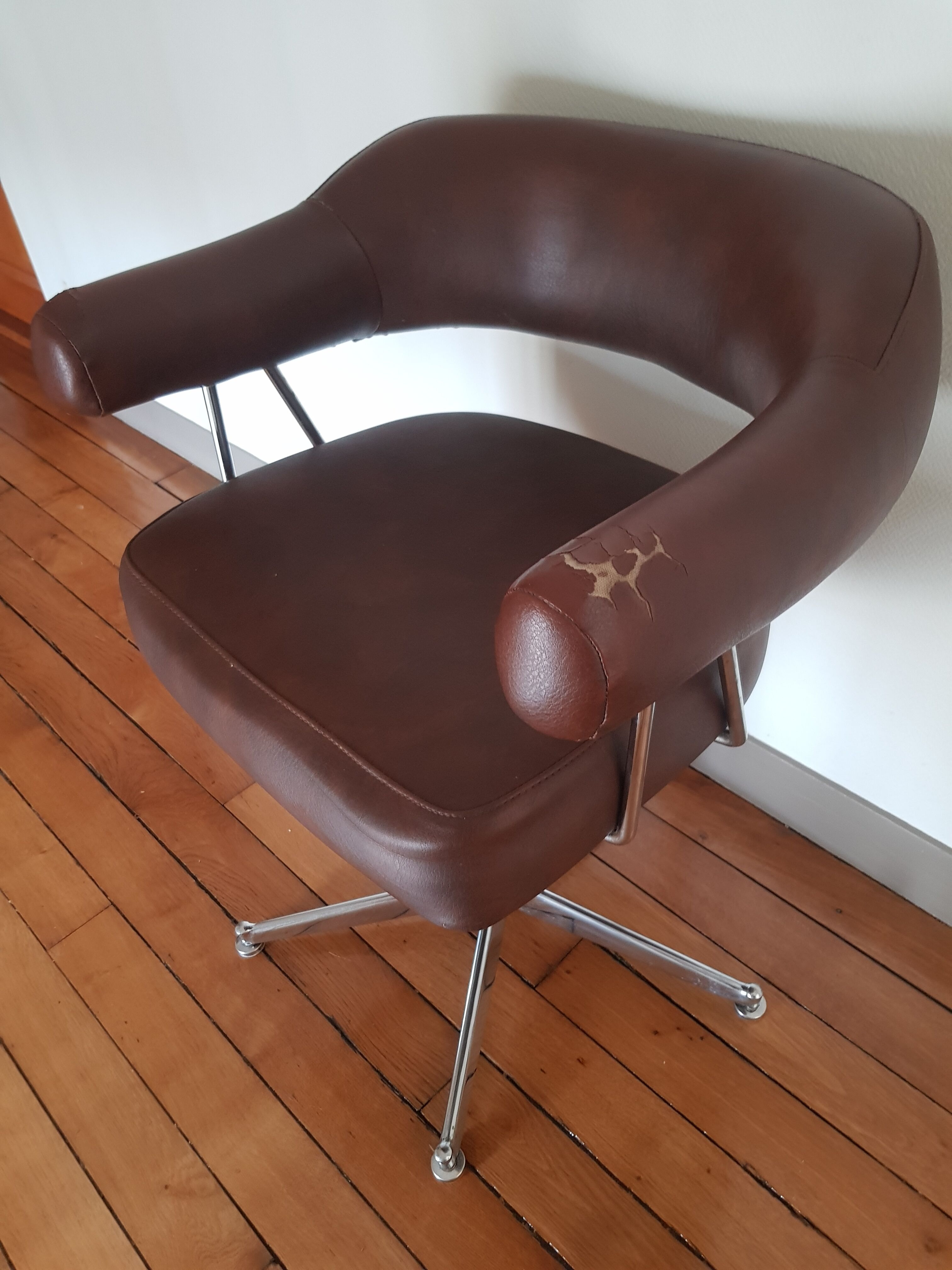 Leather barber chair