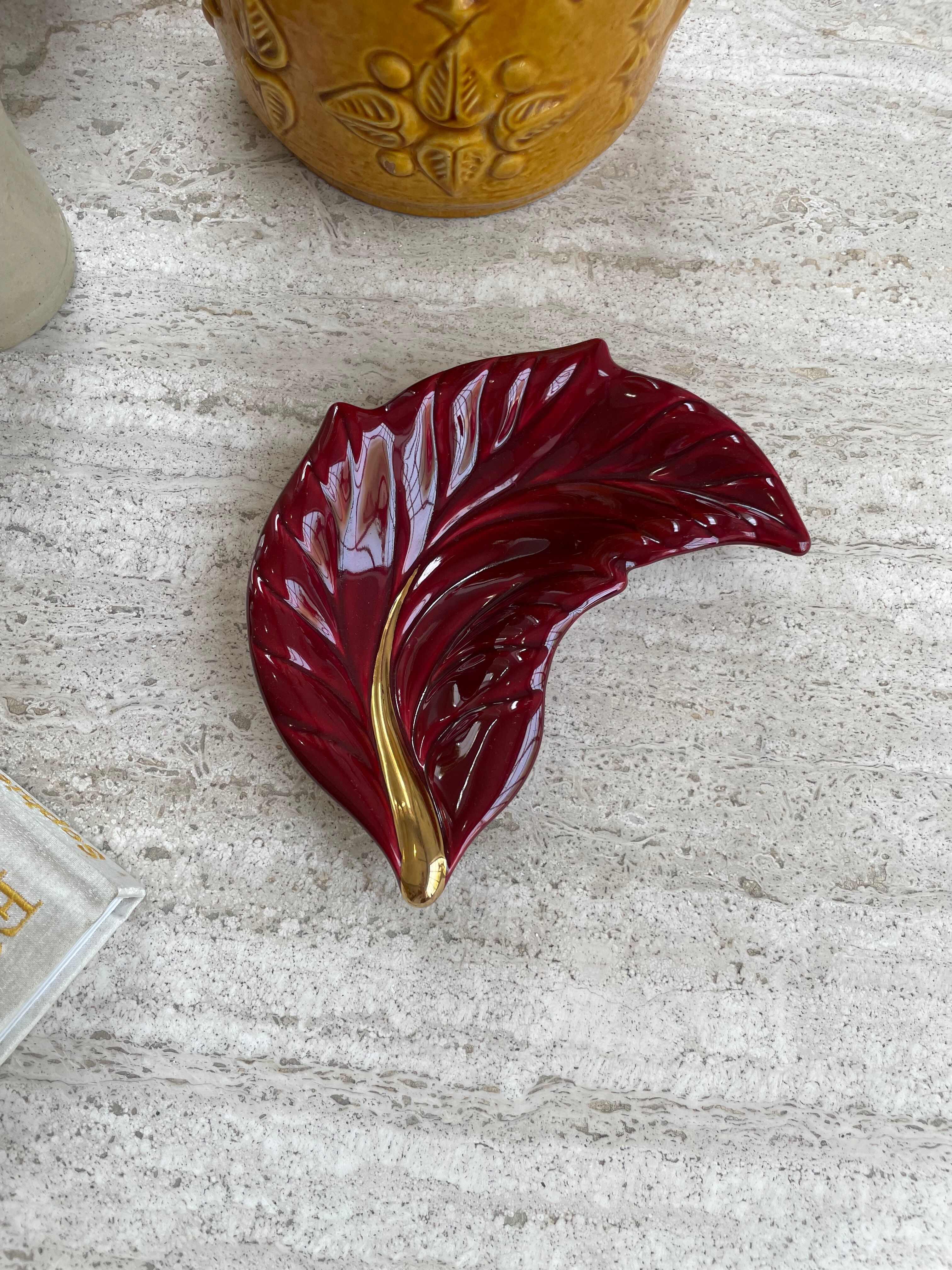 Dull leaf Vallauris red burgundy