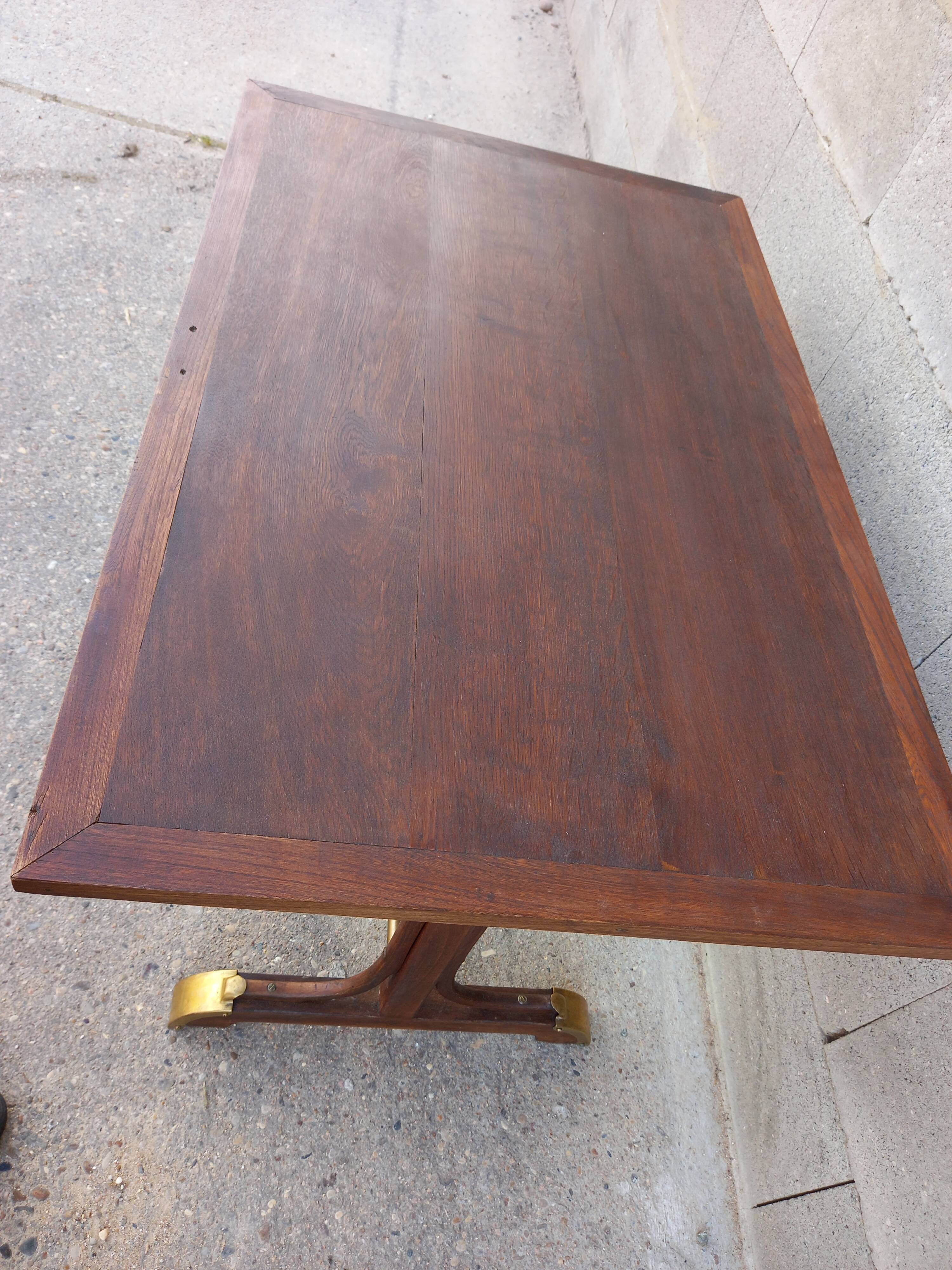 Table bistrot en bois courbé et laiton 1930