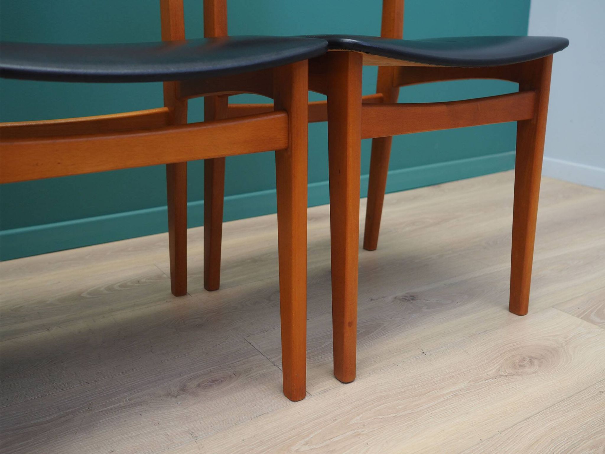 Ensemble de quatre chaises en hêtre, design danois, années 1970, production : Danemark