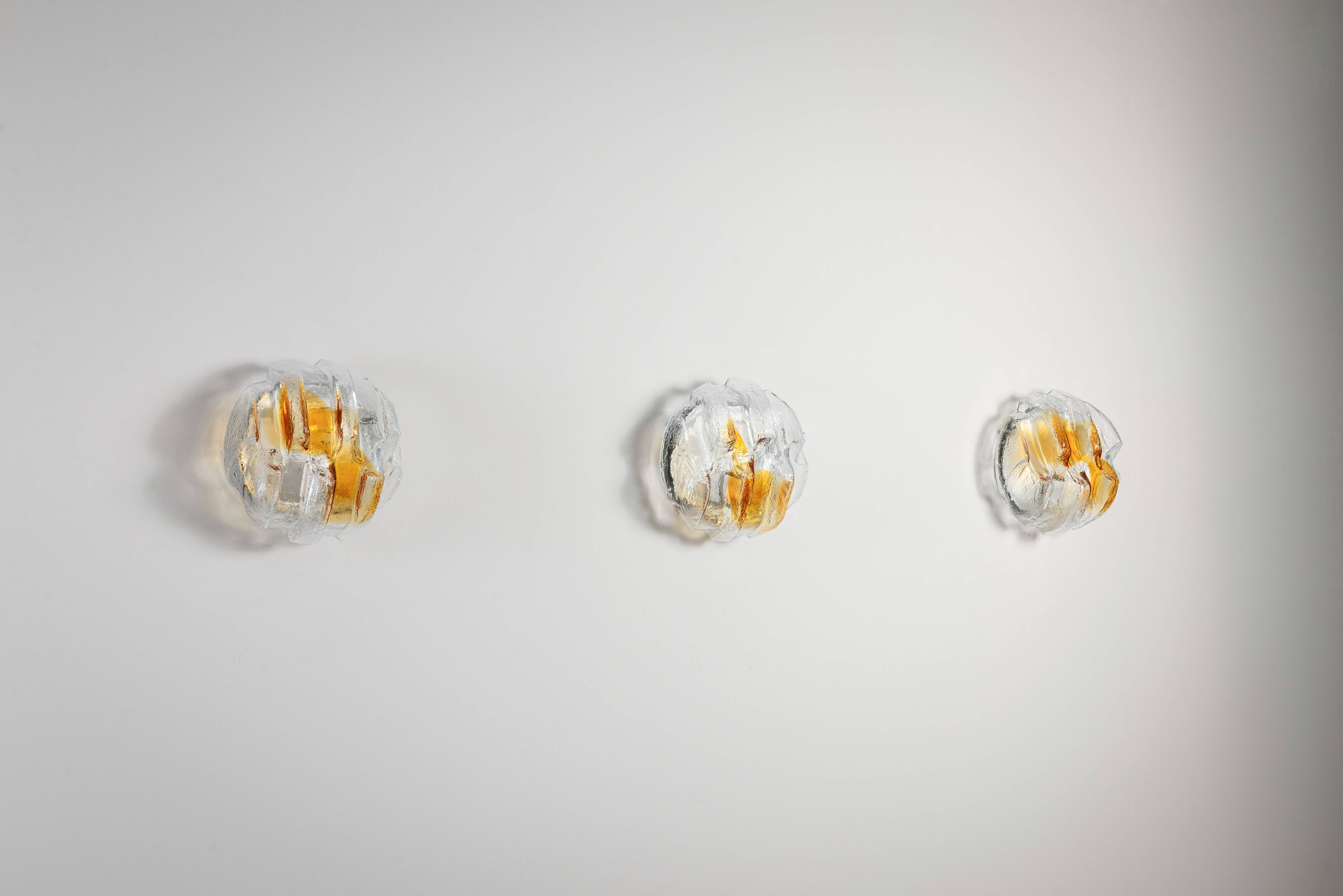 Ensemble de trois appliques murales en verre de Murano