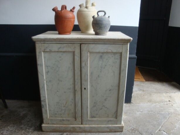 Marble effect buffet