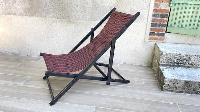 Vintage folding deck chair