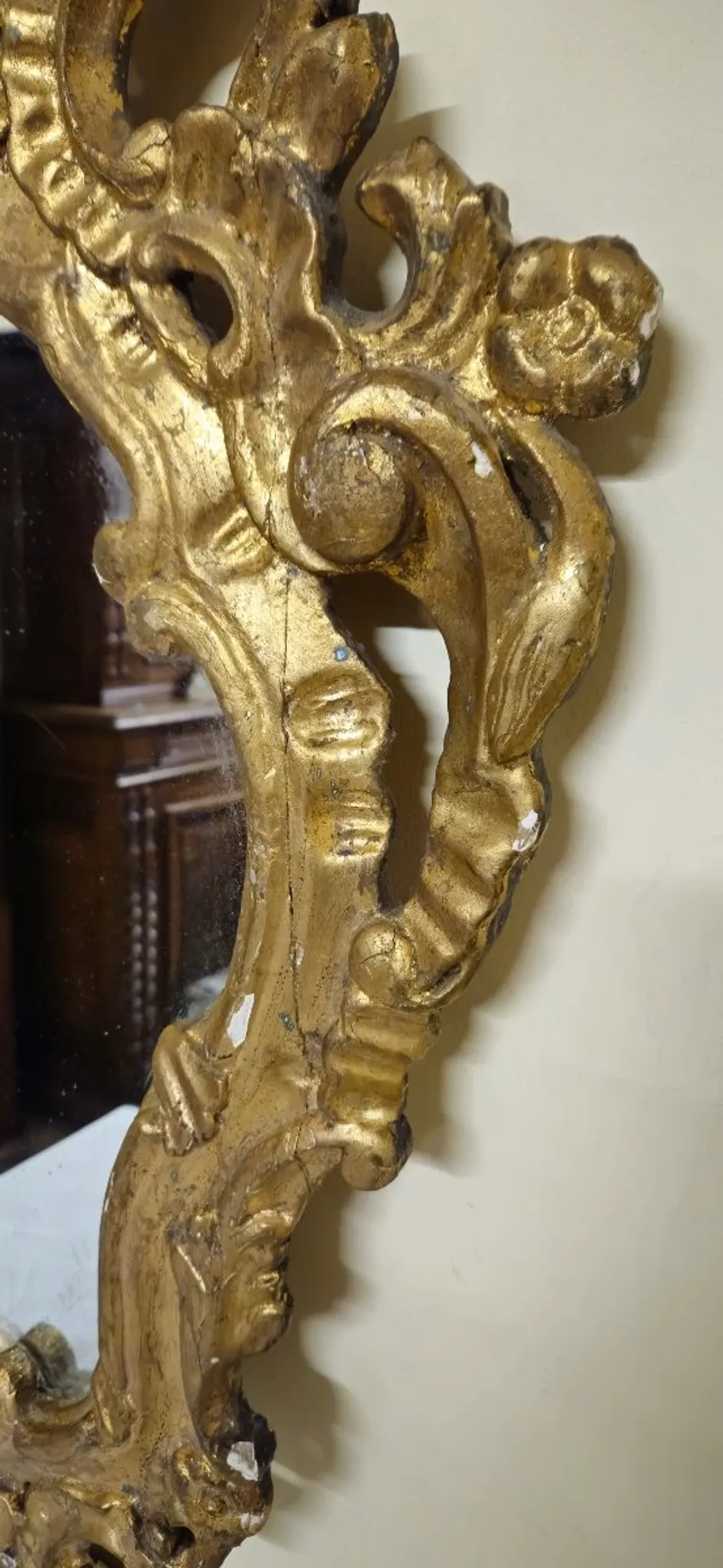 Antique mirror in carved and gilded wood – Rococo / Louis XV style
