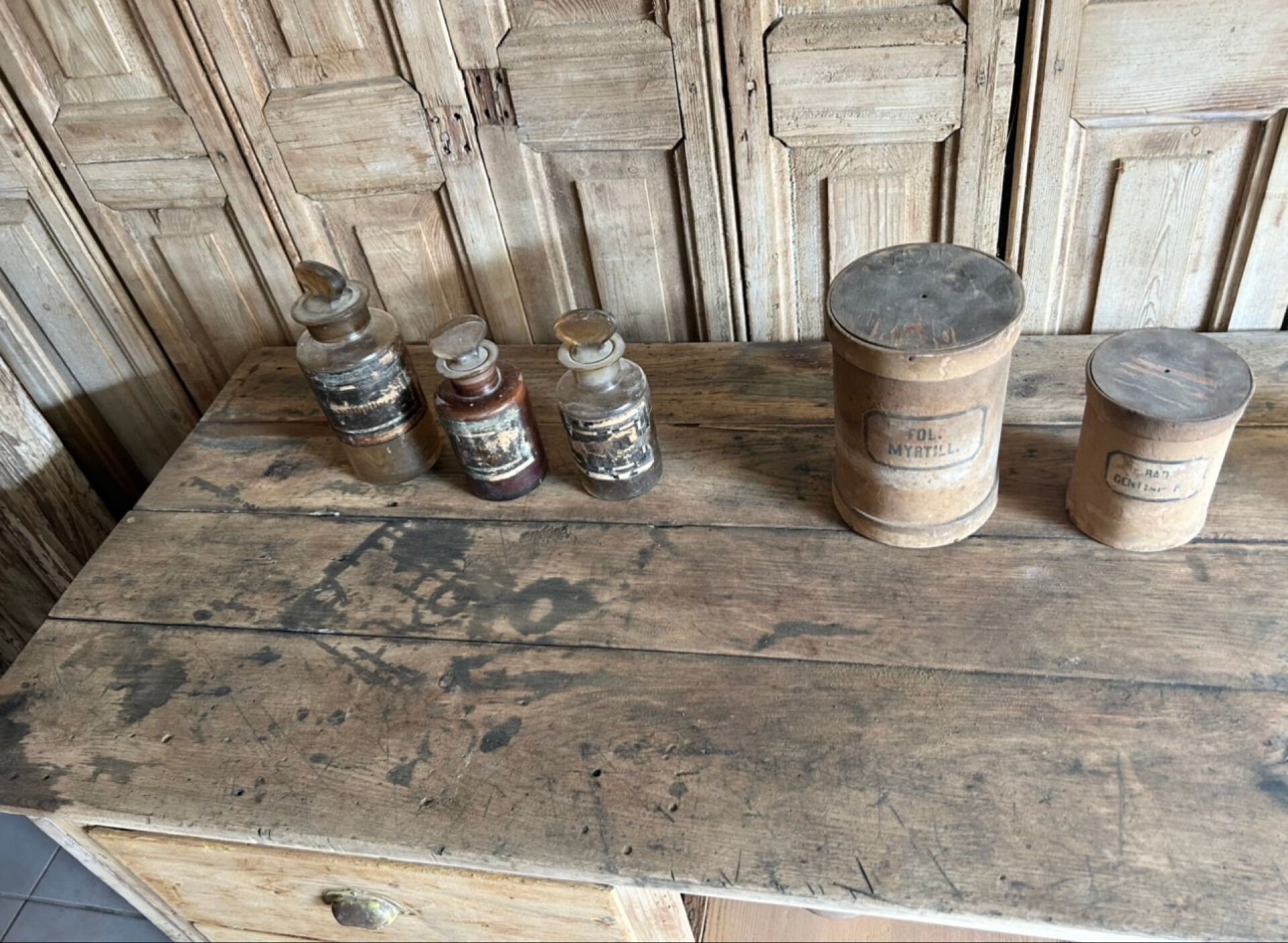 Ancien meuble de métier, comptoir