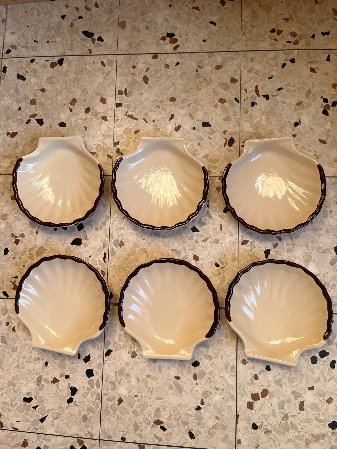 6 shell-shaped dishes Émile Henry