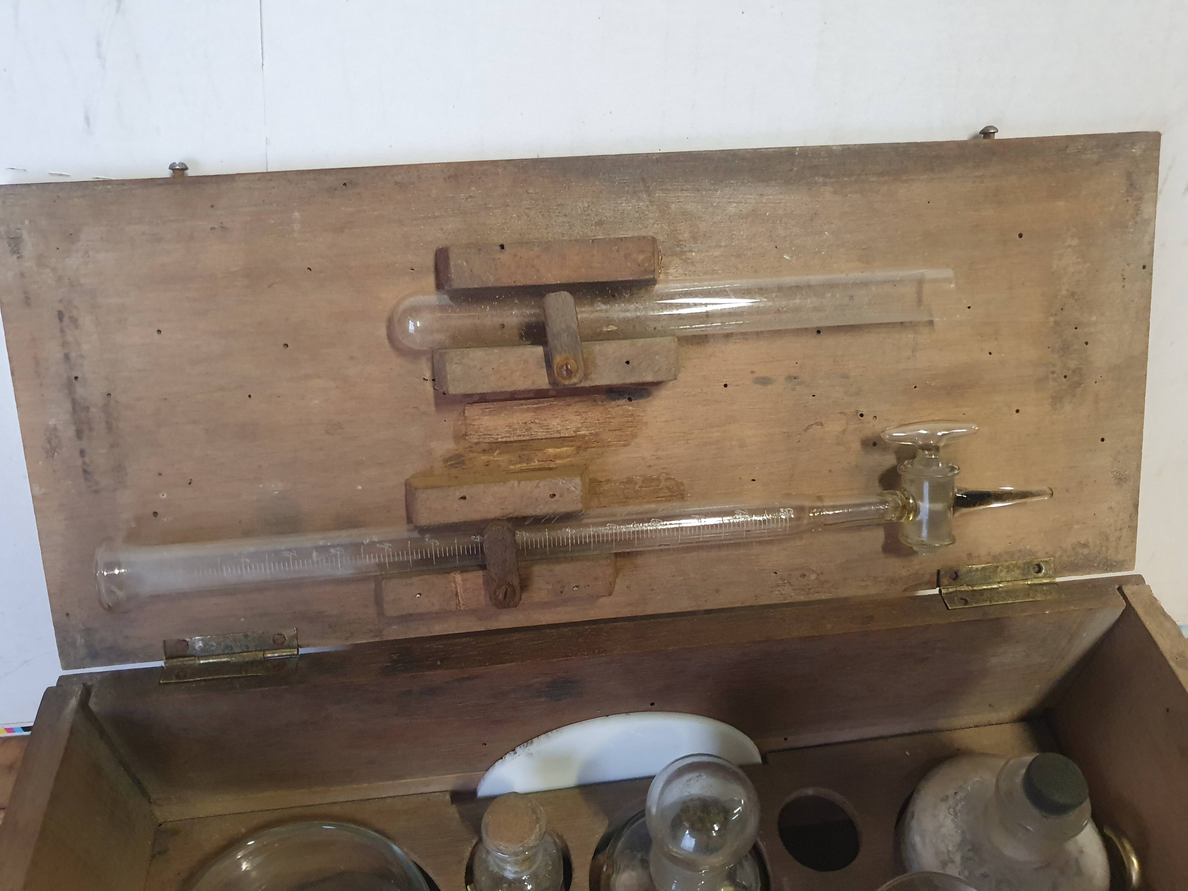 Chemist's box Maison Guérin in Algiers 1930s