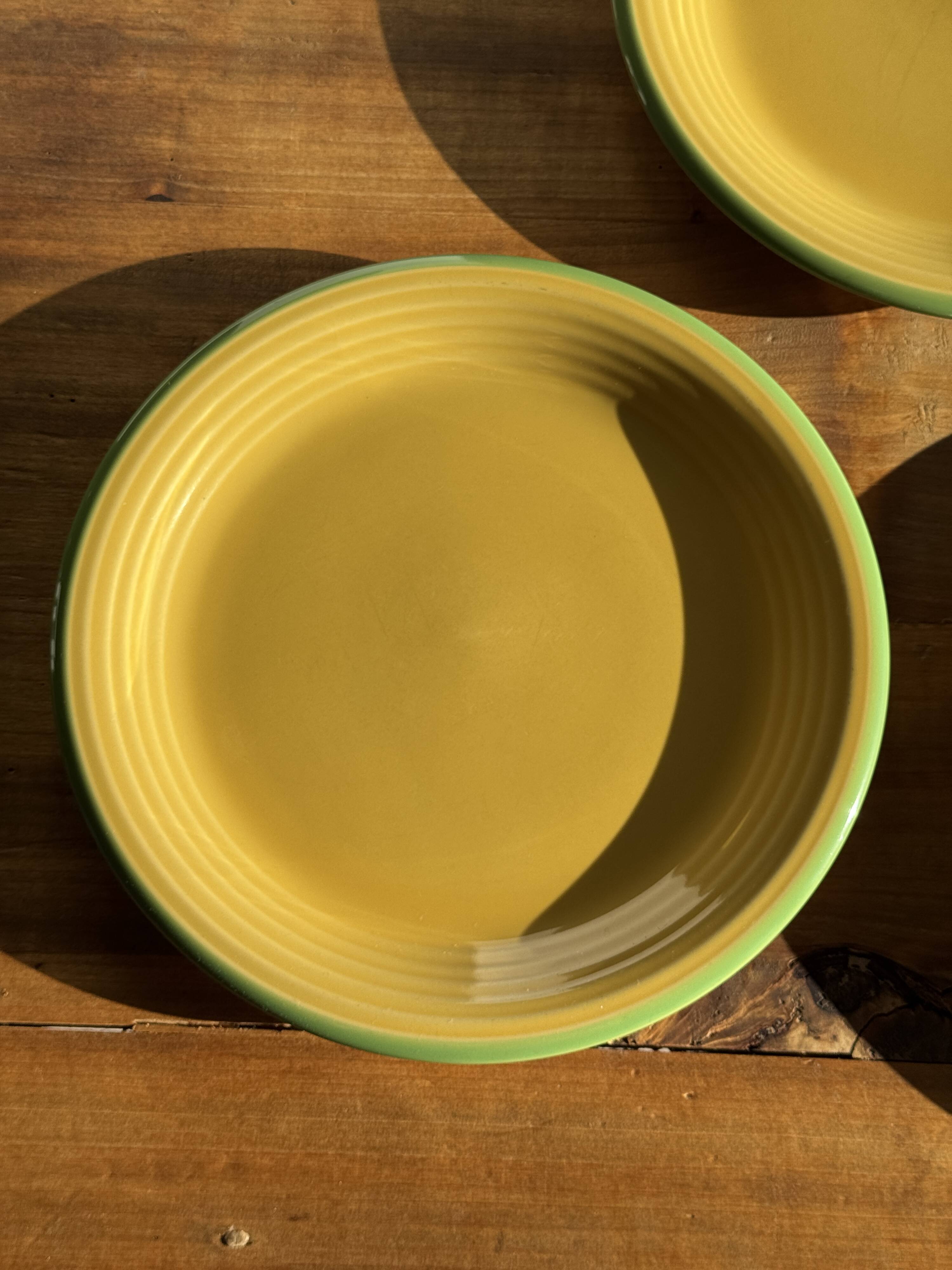 Set of 3 large flat green Italian plates D28.5