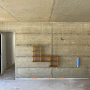 Bibliothèque étagère moderniste en pin Regain
