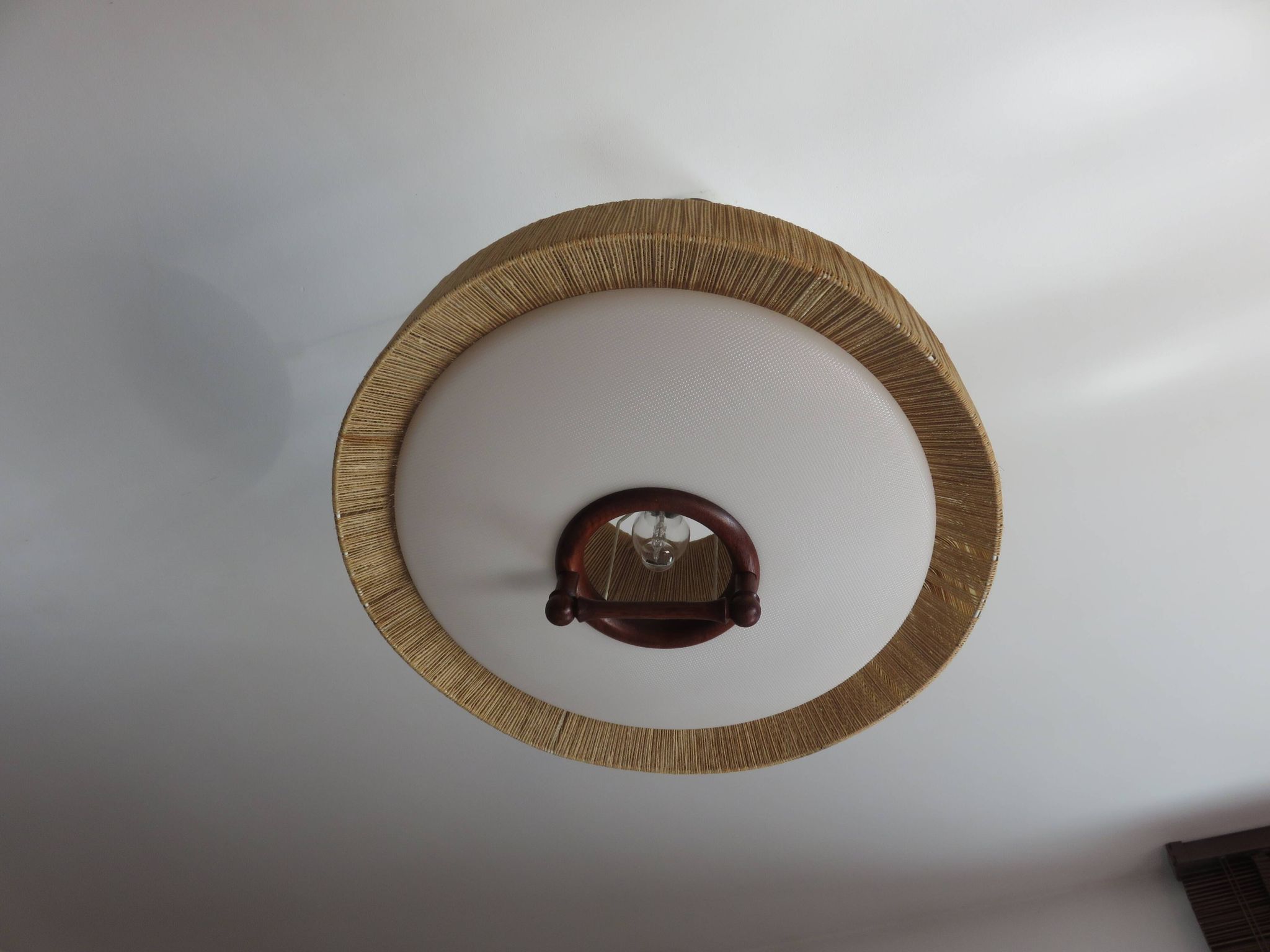 Suspension Temde en sisal et teck vers 1960