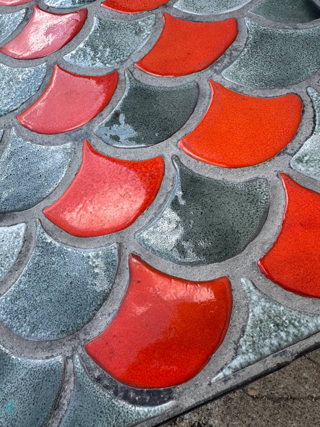 Ceramic coffee table with scales from the 1950s.