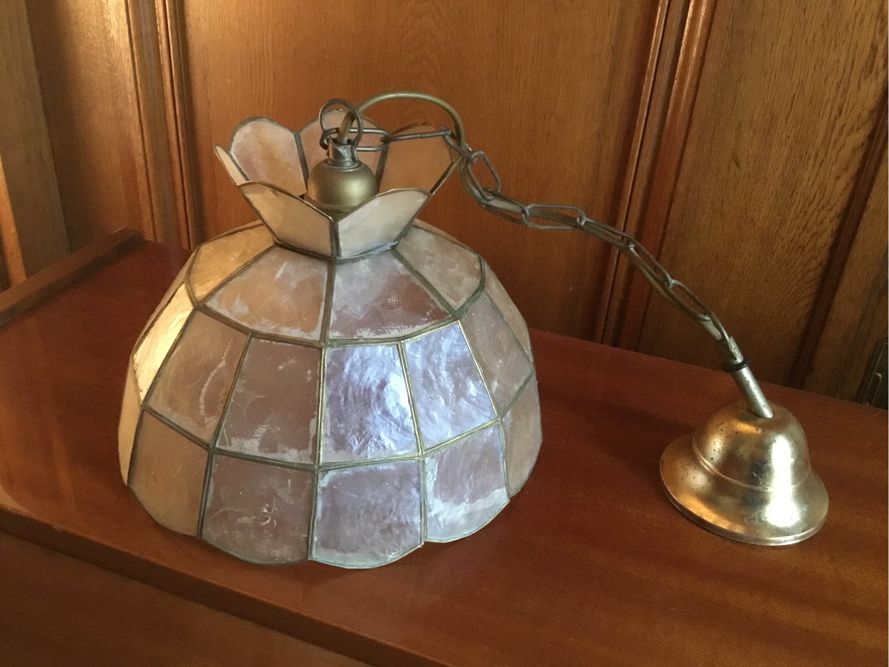 Vintage mother-of-pearl suspension