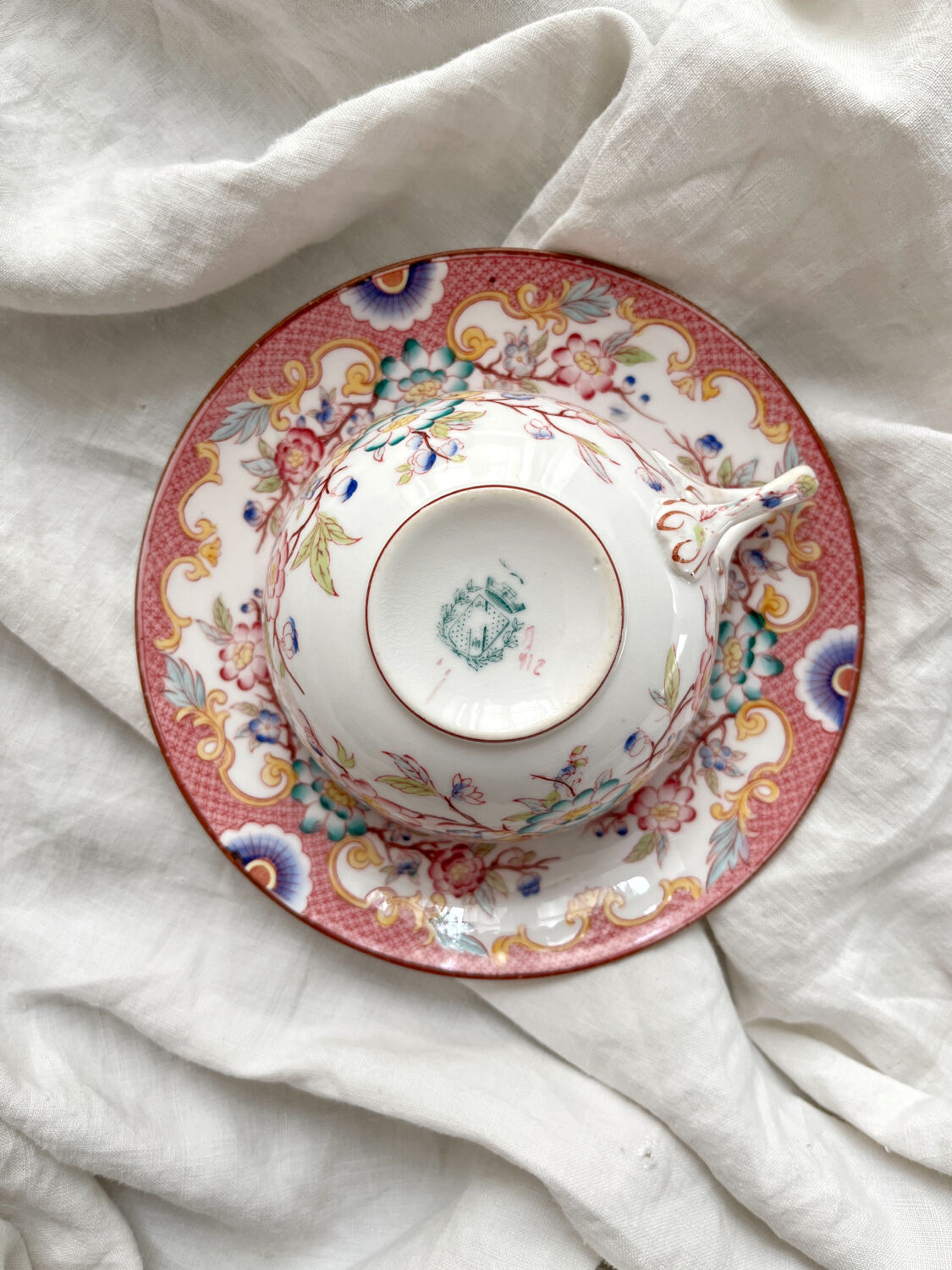 Fine earthenware coffee cup Minton pink Sarreguemines decor