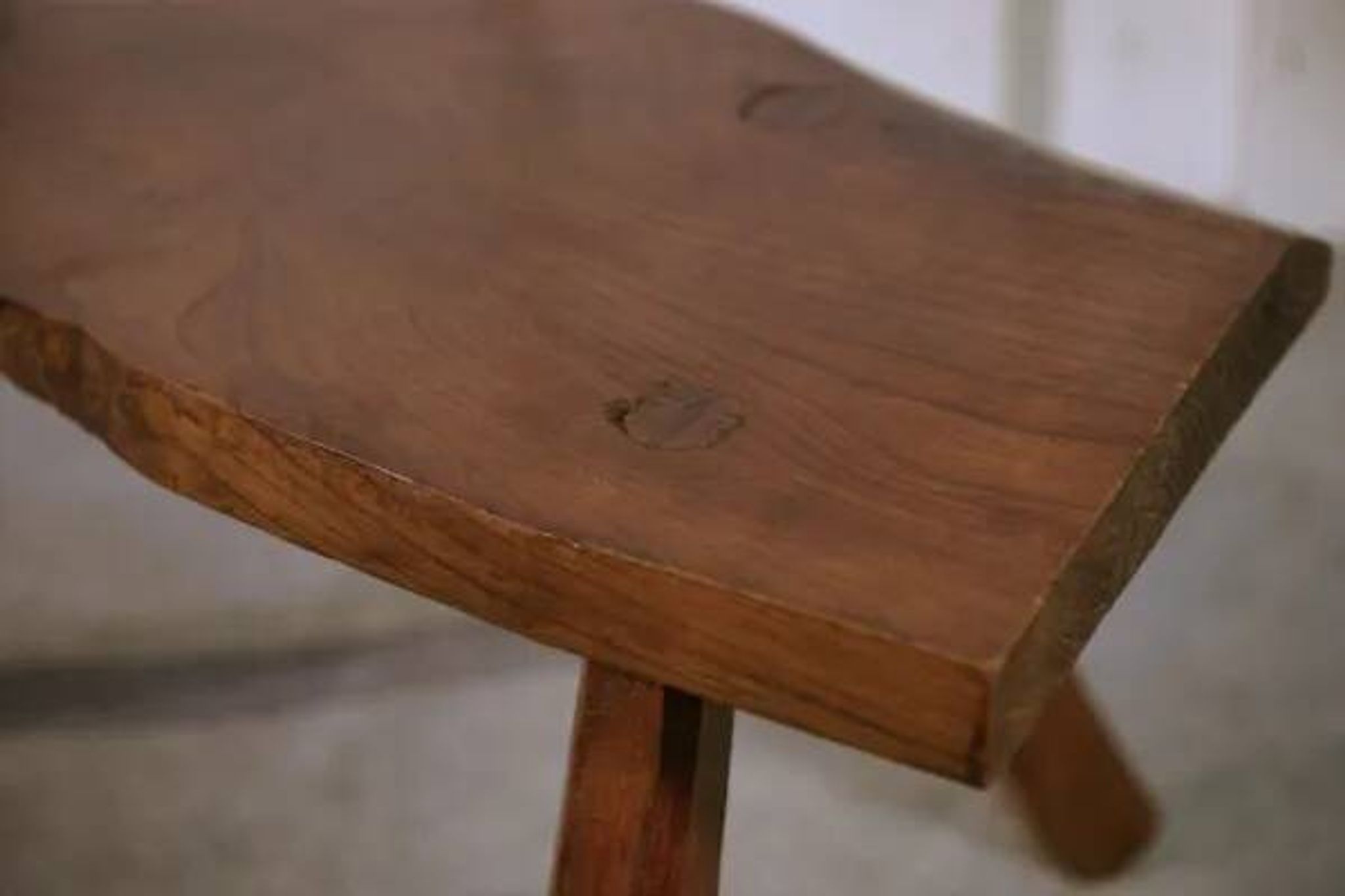 Tabouret brutaliste en chêne 1960’s