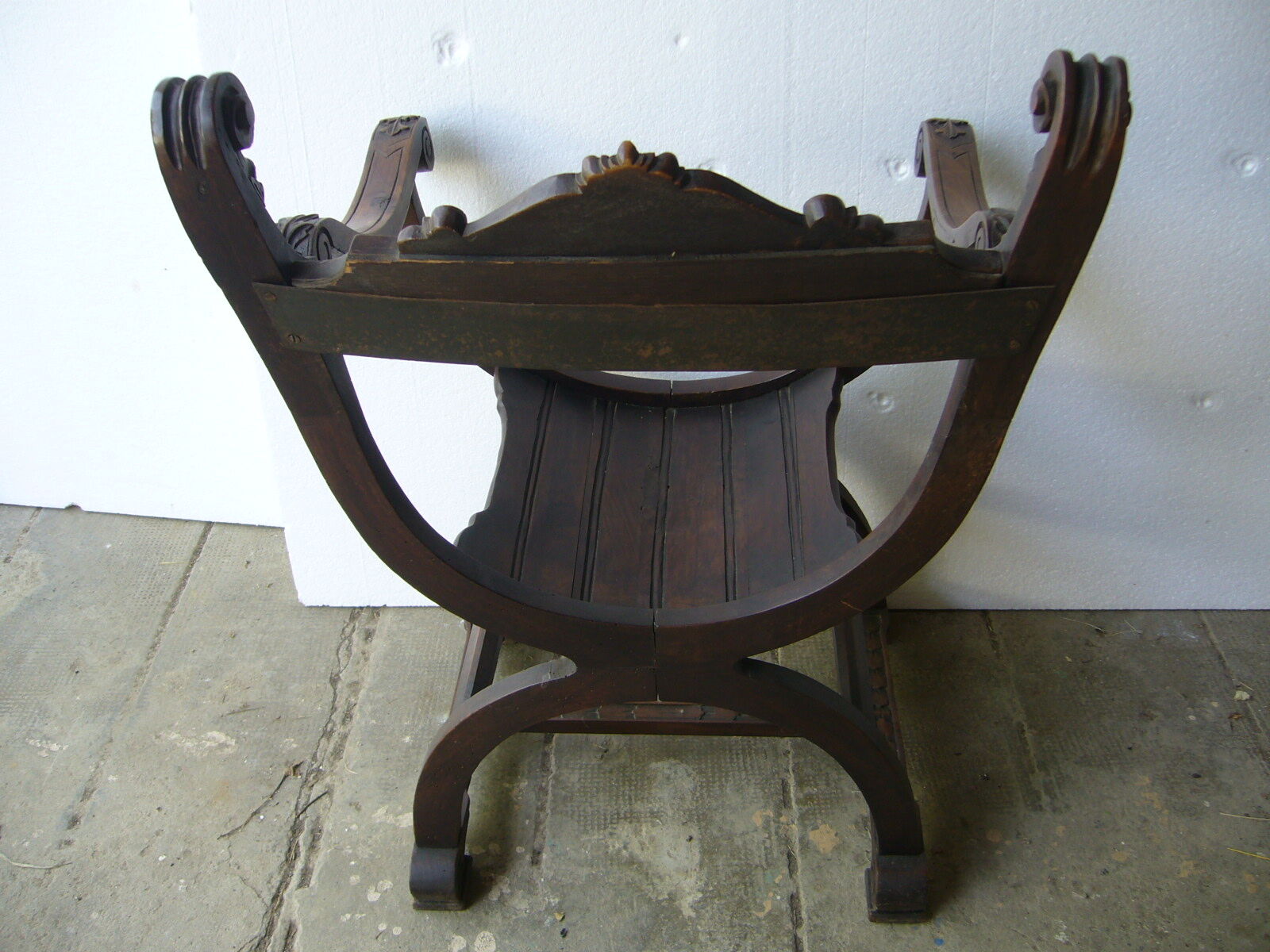 Old Dagobert chair